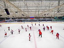 На коньках — к победе: как в Москве воспитывают чемпионов по хоккею