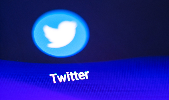 Голосовые чаты теперь и в Twitter: соцсеть запустила Spaces