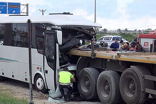 Пятеро россиян оказались в больнице после ДТП с туристическим автобусом в турецкой Анталье