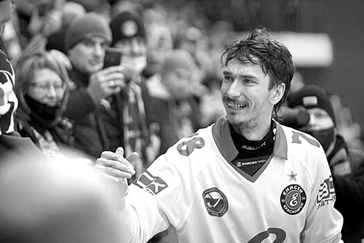 Игрок сборной России по хоккею с мячом Ишкельдин умер в возрасте 30 лет