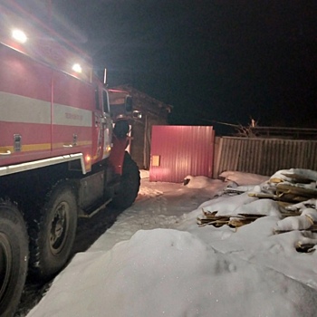 В Железногорском районе потушили пожар в деревянном доме
