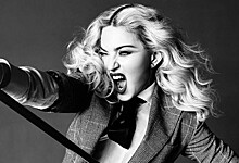 Мадонна спровоцировала общественность новым откровенным снимком