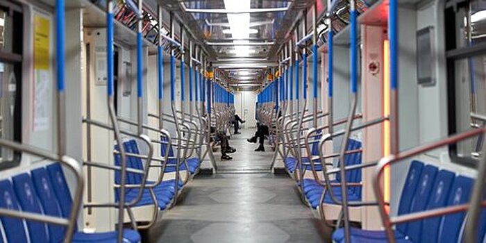 Полиция задержала мужчину за попытку похитить рюкзак у заснувшего пассажира метро