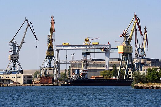 Корпуса десантных кораблей проекта 23900 начали формировать в Крыму