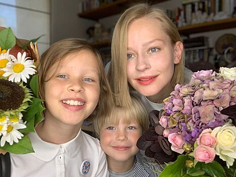 Юлия Пересильд запустила в соцсетях флешмоб для родителей и детей в карантине
