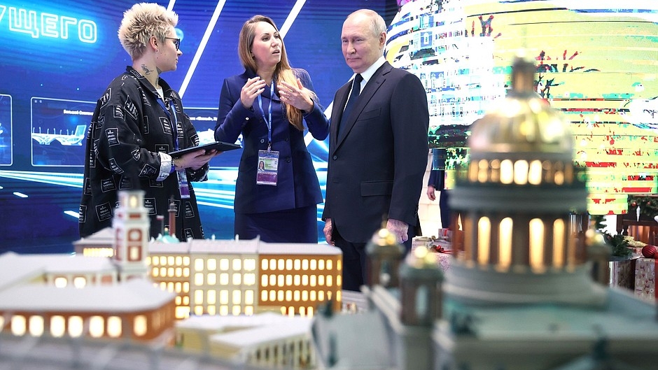 Президент предложил продлить на лето выставку-форум «Россия» на ВДНХ