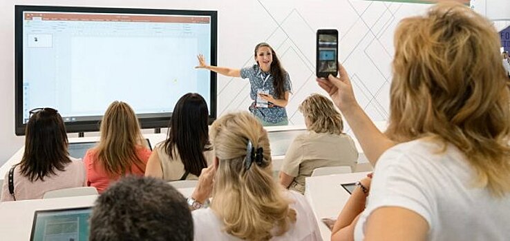 Успеваемость школьников обсудят учителя и родители на форуме "Город образования" в Москве
