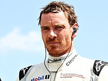 Актер Фассбендер примет участие в 500-километровой гонке