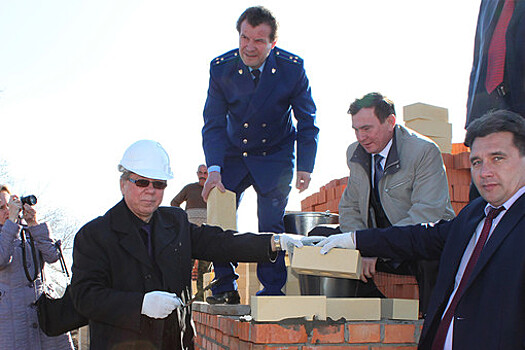 Прокурор Владимир Степанов (третий справа) на мероприятии в Ядринском районе Чувашии, 2013 год