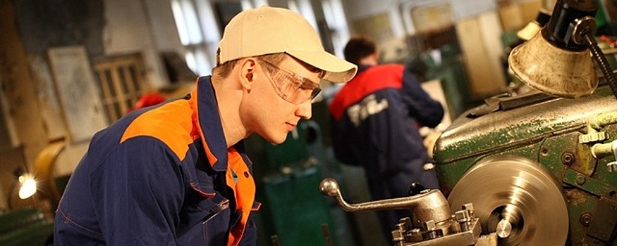 В России самыми востребованными остаются рабочие специальности