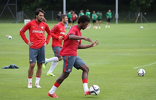 Футболисты из Сан-Марино пыталась украсть форму "Спартака"