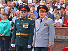 Командующий войсками ЦВО поздравил выпускников Екатеринбургского суворовского военного училища