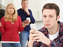 Отец не пустил сына домой из-за страха заразиться от него коронавирусом