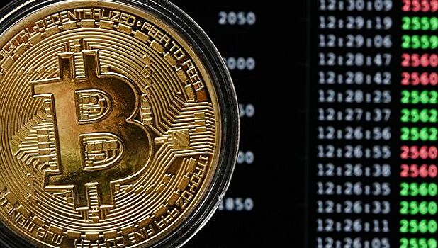 Курс биткоина поднялся до максимума за год