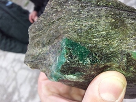 Спецбригады впервые за 30 лет возобновили работу на Малышевском руднике на Урале