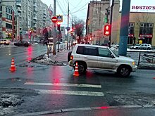 Утром в центре Саратова 23-летний водитель внедорожника сбил пожилую женщину