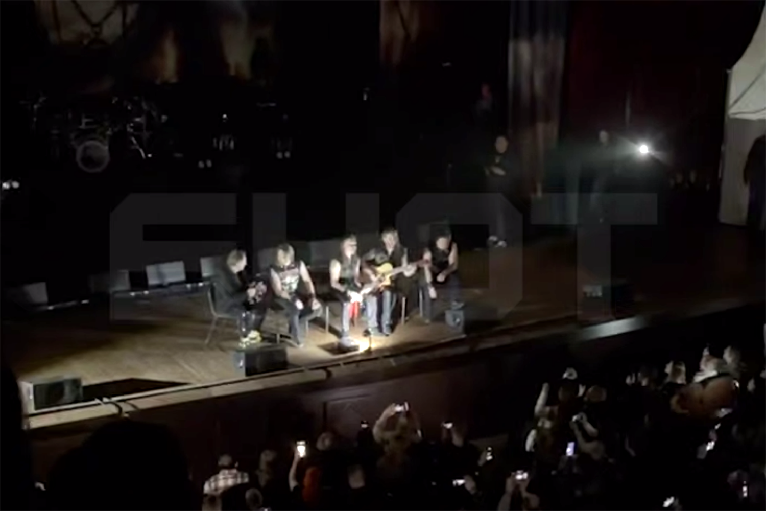 Кипелов продолжил концерт в Белгороде, несмотря на блэкаут после атаки