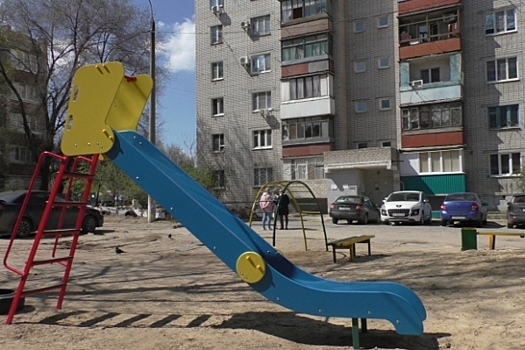 В Волгограде жильцы многоэтажки страдают от трупного запаха