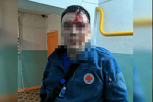 В Свердловской области пьяный мужчина разбил голову фельдшеру скорой помощи