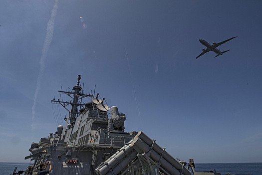 Разведывательный самолет ВМС США Poseidon заметили в районе Мурманска