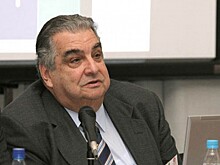 Дмитрий Медведев вручил медаль Абелу Аганбегяну