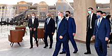 Назарбаев прогулялся по туристическому комплексу «Караван сарай» в Туркестане