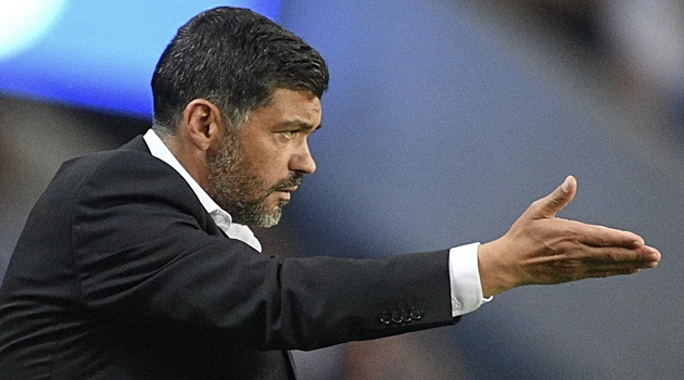 Фанаты забросали камнями машину главного тренера «Порту»