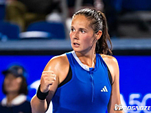 Касаткина обыграла Калинскую и вышла в 1/4 финала турнира в Аделаиде