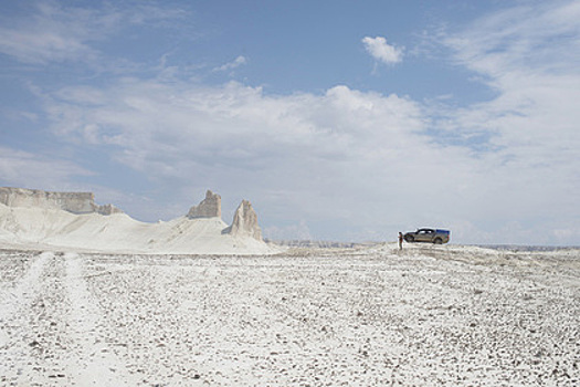 Как москвичи отправились на машине в Казахстан и попали на другую планету