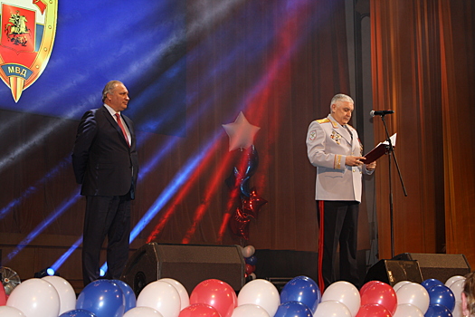 Полицейские отметили профессиональный праздник