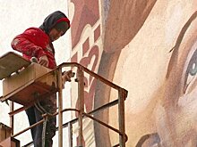 Пензенец нарисовал «Портал в прошлое» на здании колледжа