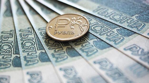 Рубль начал неделю с роста