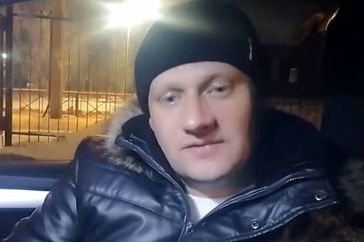 Инспекторы ГИБДД помогли оказавшемуся в беде замерзшему россиянину