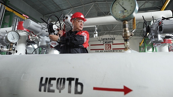 Российских нефтяников обяжут продавать топливо на срочном рынке