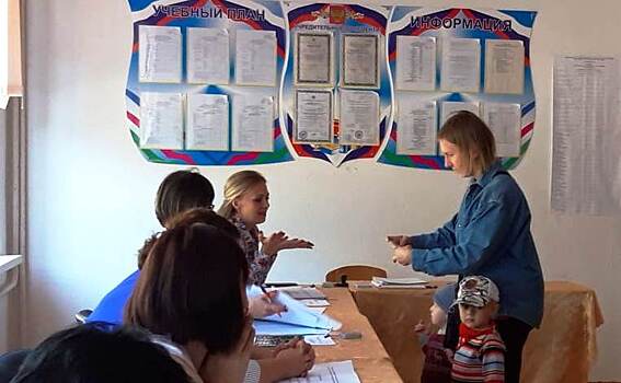 Молодую маму из Новобейсугской в её выборе поддержали два сына