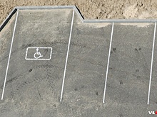 «Будем сносить»: чиновники Волгограда заинтересовались платной парковкой во дворе