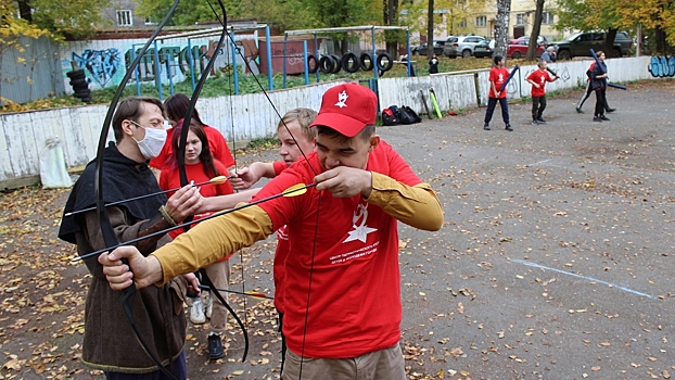 Подростки Вологды проходят юнармейский марафон