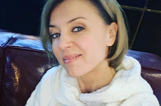 46-летняя Ксения Алферова примерила темный парик и стала похожа на Лайзу Миннелли