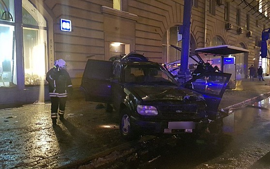 СМИ: сбивший людей на остановке в Москве водитель был пьян