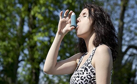 Всплеск женских гормонов может быть причиной астмы