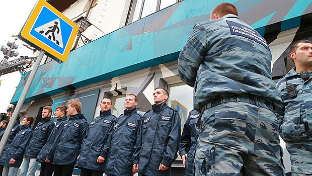 "Офицеры России" заблокировали вход на выставку Стерджеса