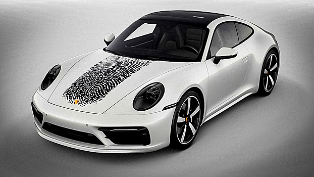 Названа цена нанесения отпечатка пальца на капот Porsche