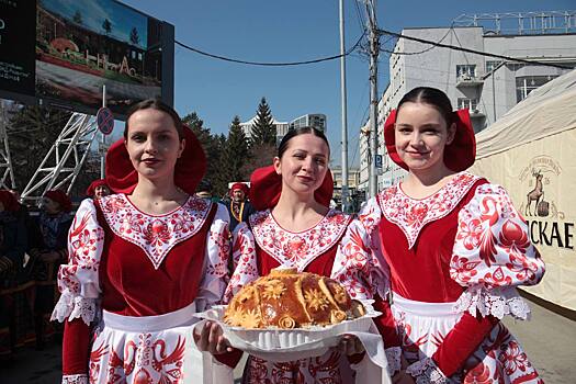 Белорусская ярмарка открылась на площади Ленина в Новосибирске 22 апреля