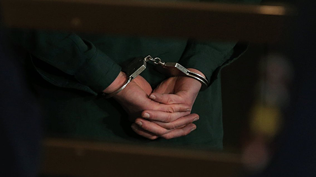 В Петербурге поймали закрасившего блокадную надпись