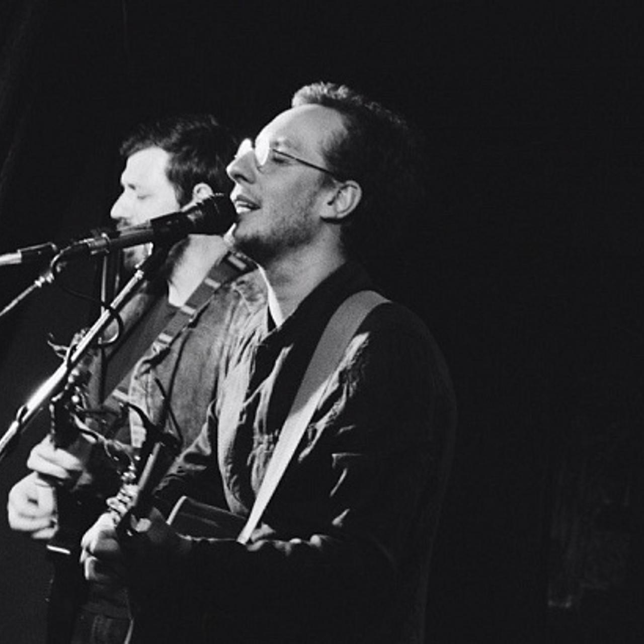 Вокалист группы шапито юра. Солист группы шапито. Юра тренькин шапито. Солист группы шапито. Группа трэш-шапито кач.