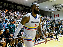 Джамал Кроуфорд объяснил конденсат на паркете: «Сильным мира сего было спокойнее, если двери спортзала закрыты»