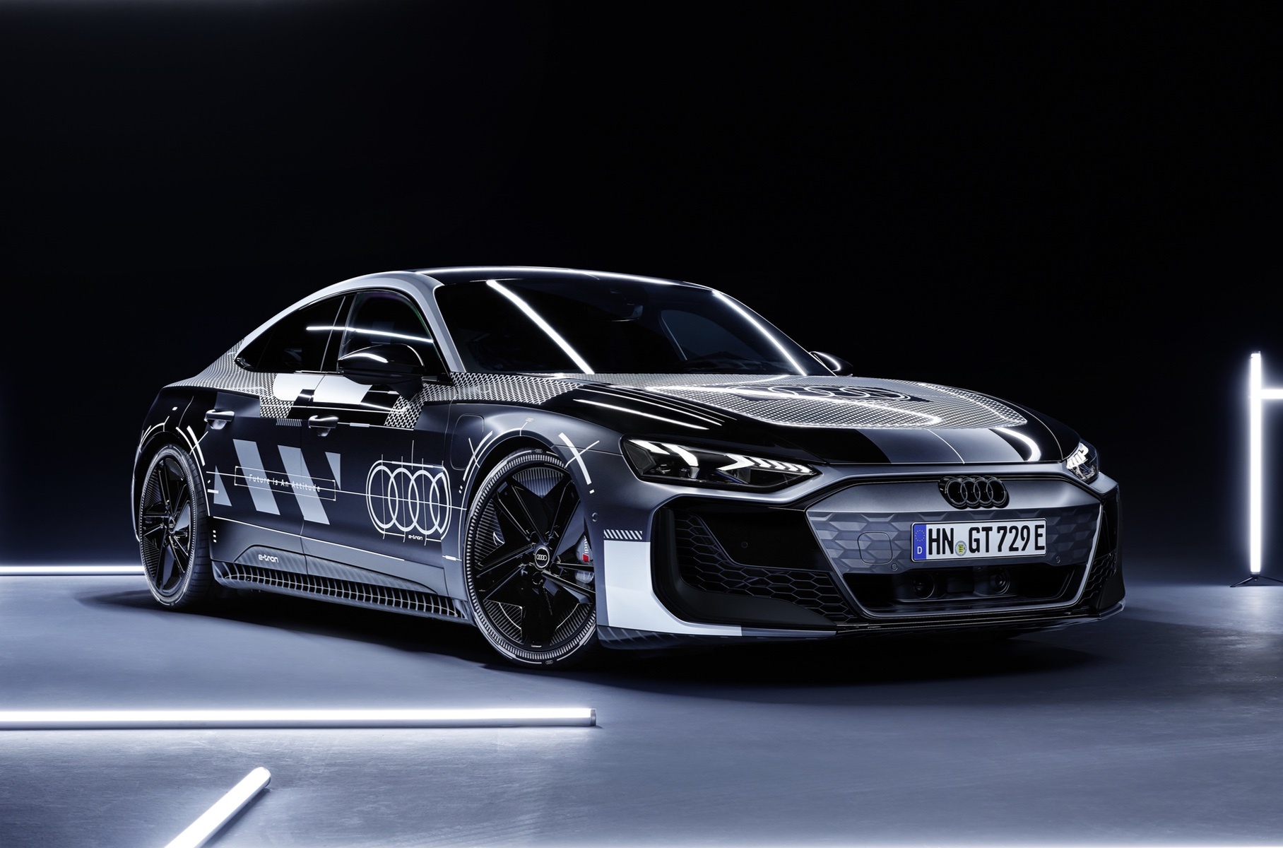 Обновленный Audi e-tron GT: первые фотографии