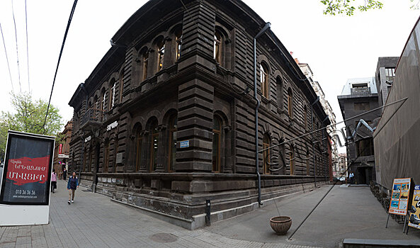 "Живые призраки старого Еревана": Абовяна 8