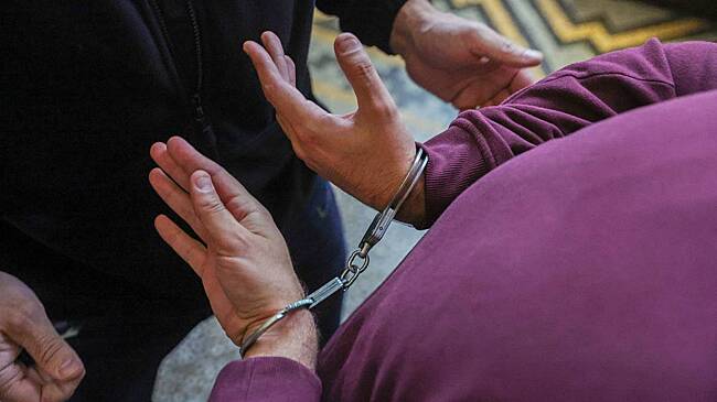 Двое российских подростков пострадали из-за нападения мужчины с ножом