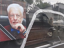 Траурный кортеж с телом основателя Музея смерти проехал по Красному проспекту